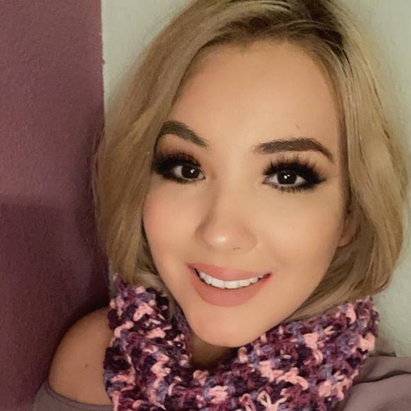 Meet your Posher, Vianey - Picture 1 of 1